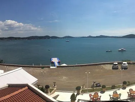 Otel Cunda Kivrak Ayvalı