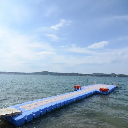 Otel Cunda Kivrak Ayvalı