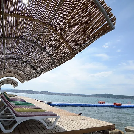 Cunda Kivrak Otel Ayvalı