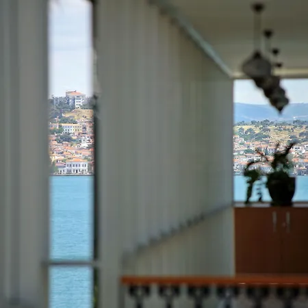 Cunda Kivrak Otel 2*